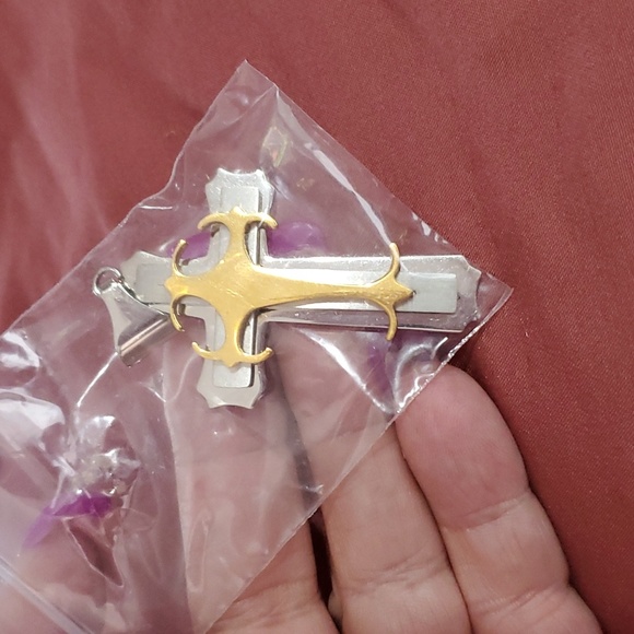 Spikes Stainless Steel Cross - Picture 3 of 3